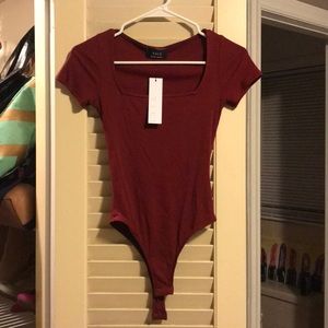 Ribbed bodysuit in wine